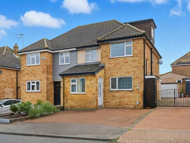 House for sale in Queens Park, Billericay