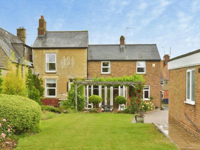 House for sale in Potterspury, Northamptonshire
