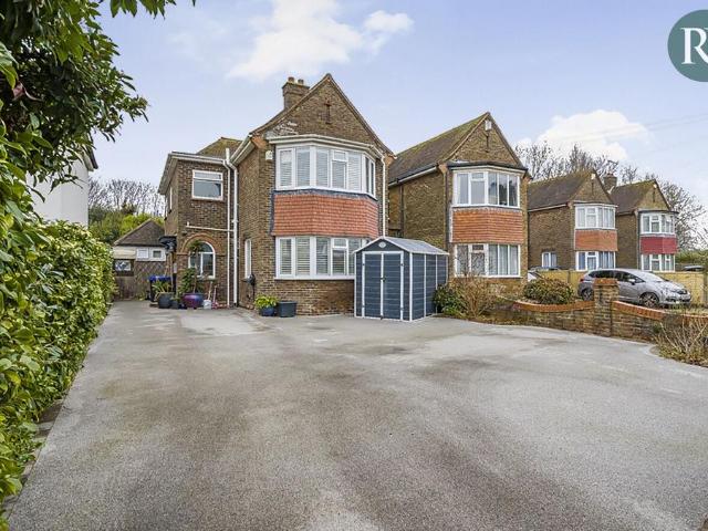 House for sale in Fishersgate, West Sussex