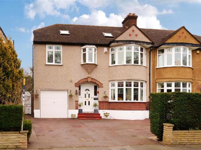 House for sale in West Wickham, Greater London