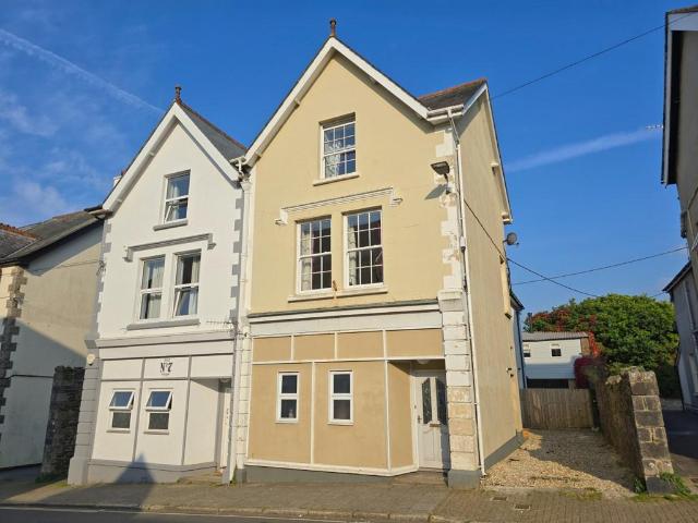 House for sale in Weir Quay, Devon
