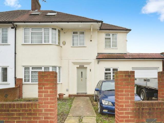 House for sale in Charlton, Greater London
