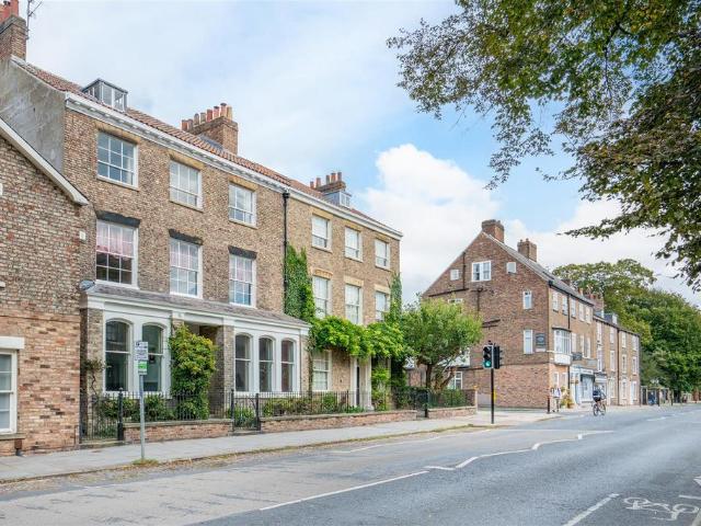 House for sale in High Field, York