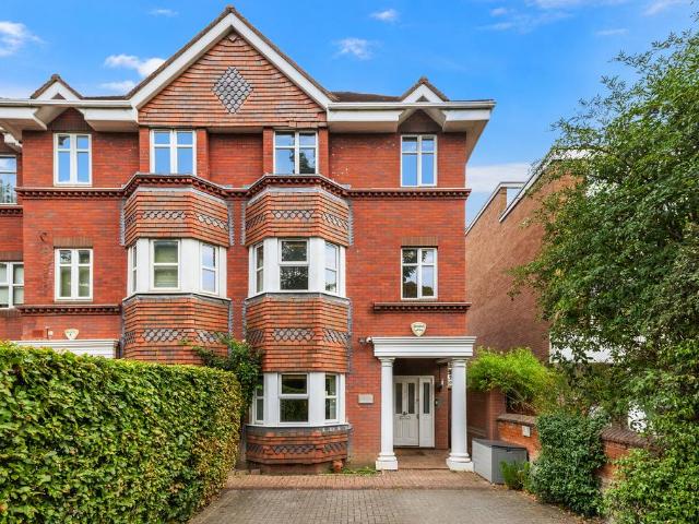 House for sale in London Borough of Ealing, Park Royal