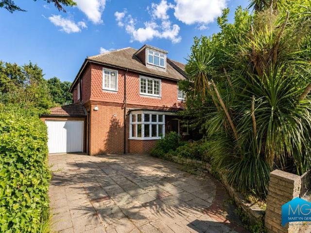 House for sale in Greater London