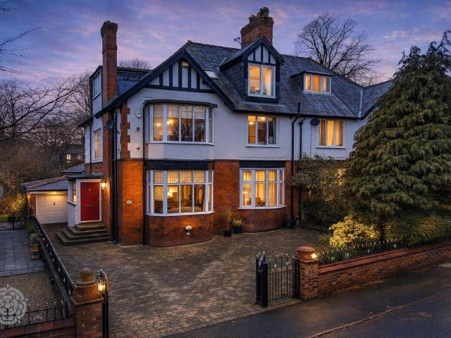 House for sale in Heaton, Lee Bank