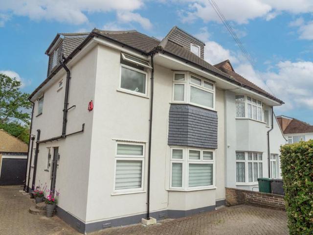 House for sale in Broadfields, Greater London