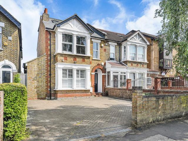 House for sale in Freezywater, Greater London