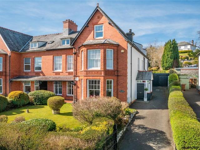 House for sale in Bala