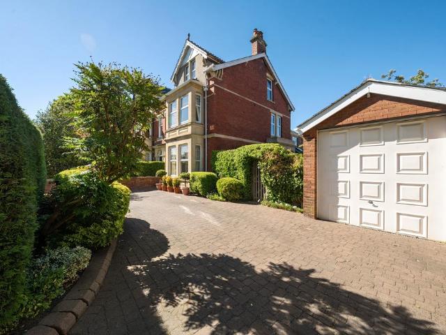 House for sale in East Wichel, Rodbourne