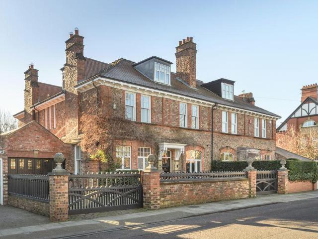 House for sale in Gosforth, Tyne And Wear