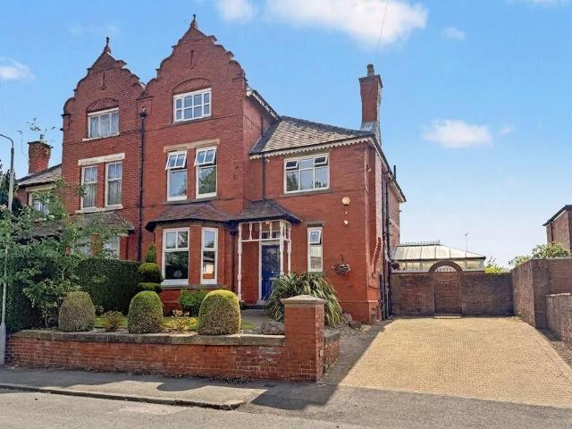 House for sale in Heaton Park, Bury
