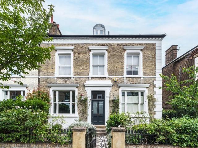 House for sale in Holloway, Greater London