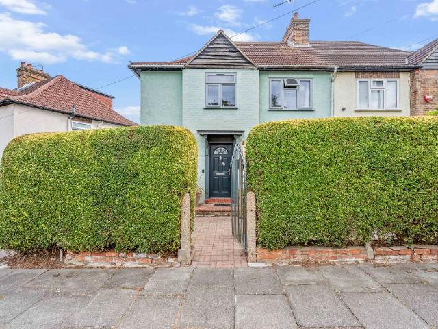 House for sale in Royal Borough of Kingston upon Thames, Greater London
