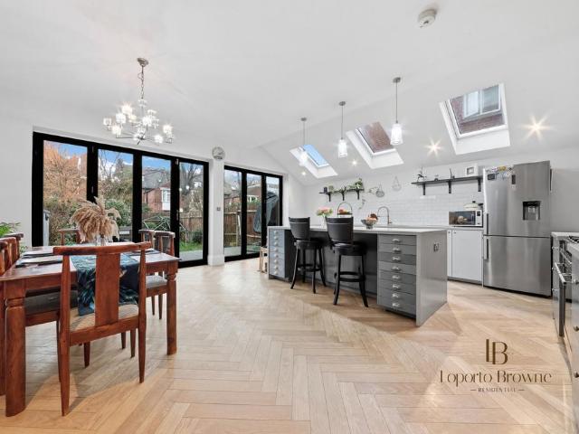 House for sale in Mapesbury, Greater London