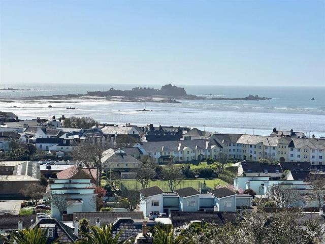 House for sale in Jersey Marine, Wales