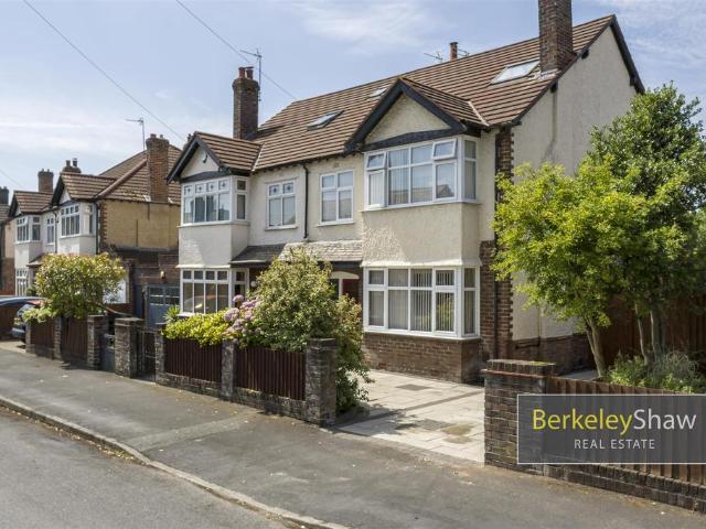 House for sale in Great Crosby