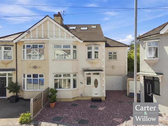 House for sale in Dagenham, Greater London