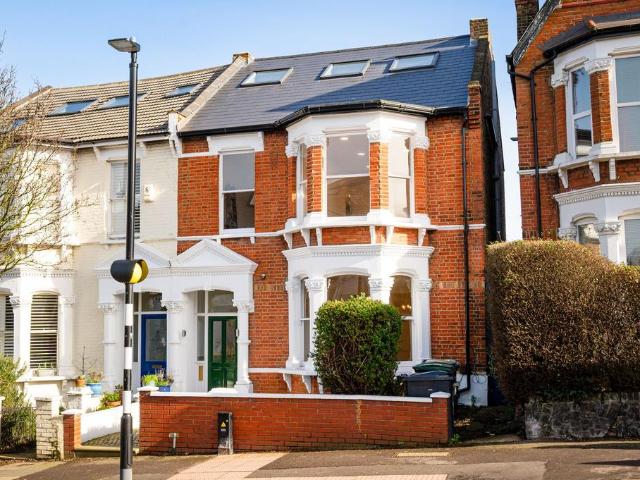House for sale in Crouch End, Greater London