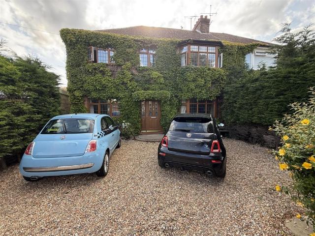 House for sale in Westbrook, Acol