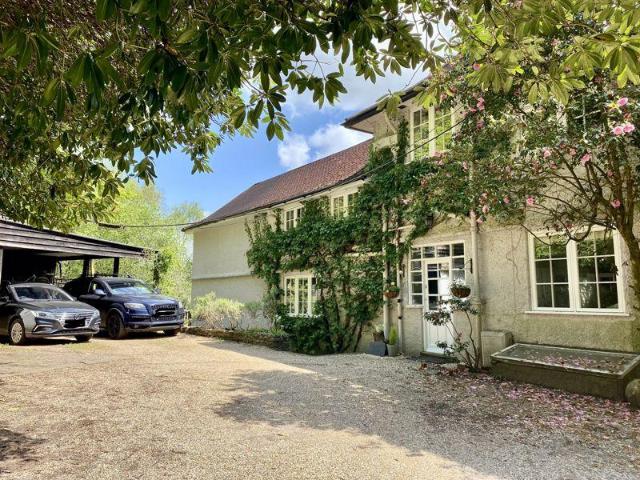 House for sale in Fole, Surrey
