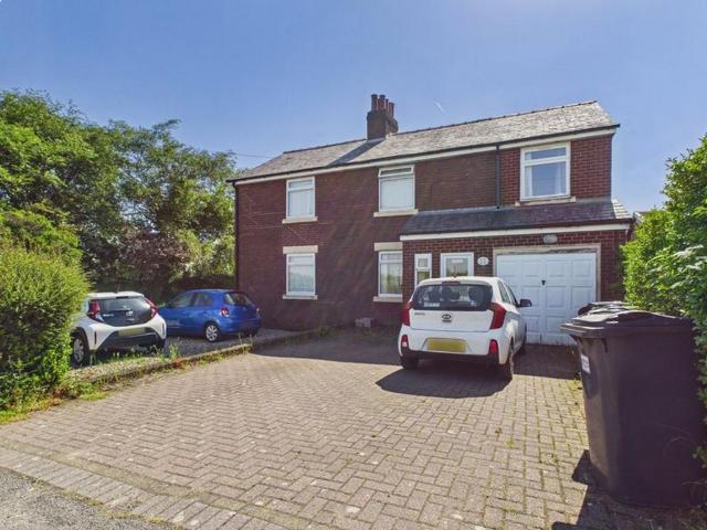 House for sale in Roby Mill, Lancashire