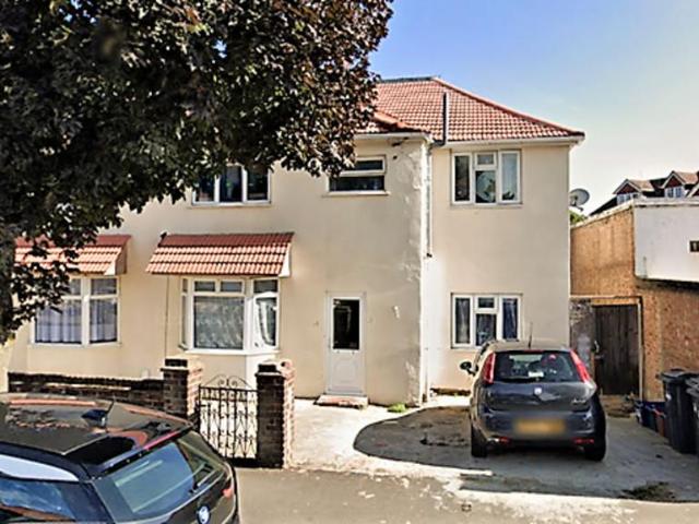House for sale in London Borough of Hounslow, Heston