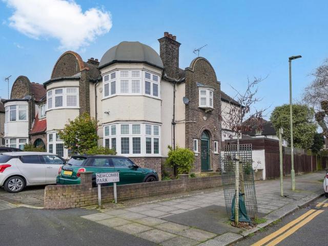 House for sale in The Hale, Mill Hill