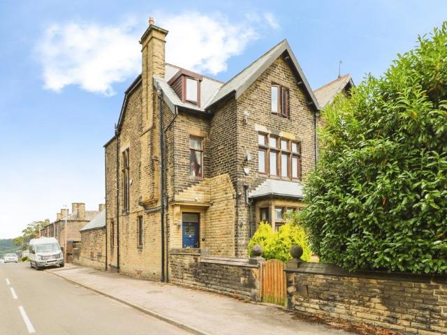 House for sale in Cleckheaton, West Yorkshire