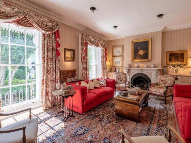 Property for sale in Cat Hill