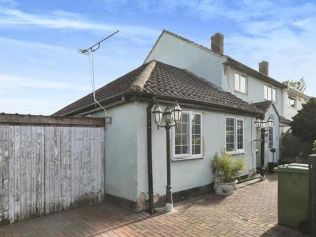 House for sale in Laindon, Essex