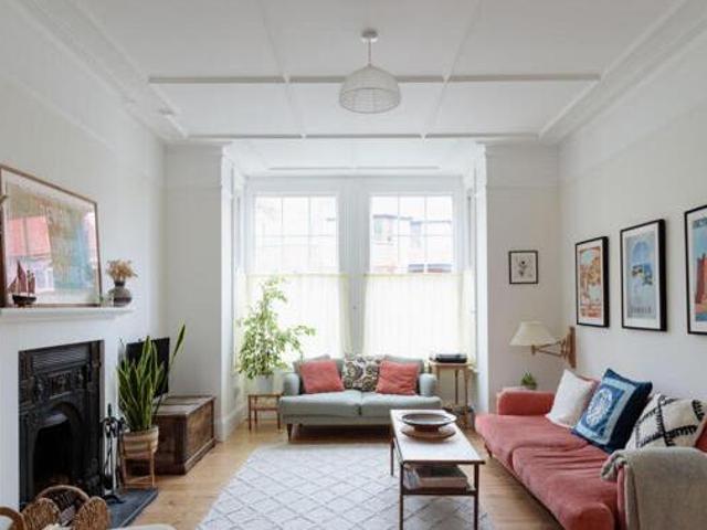 House for sale in Upton, Acol