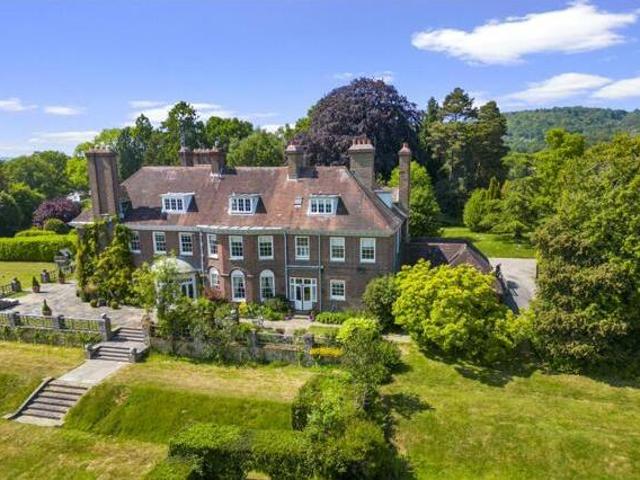 House for sale in Fole, Surrey