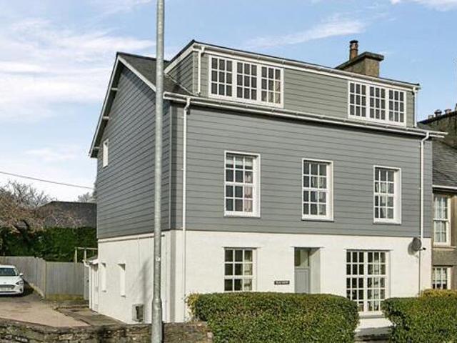 House for sale in Criccieth, Wales
