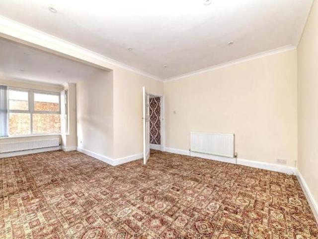 Farm for sale in Woodside Estate, Houghton Regis