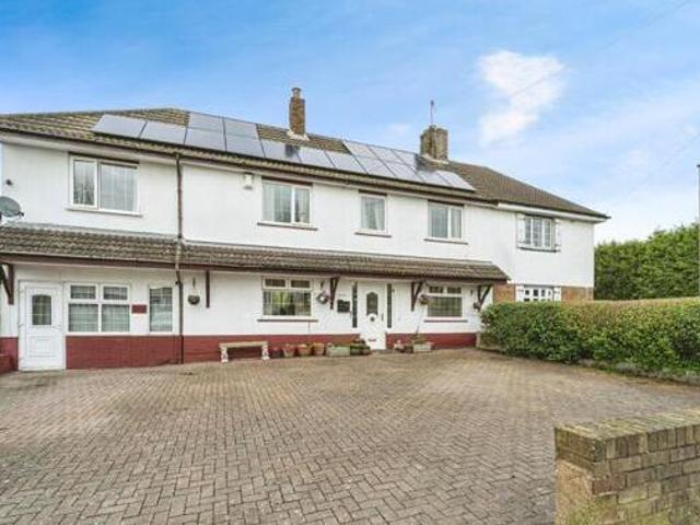 House for sale in Dixons Green, West Midlands