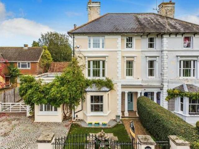 House for sale in The Butts, Kent