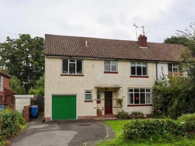 House for sale in Farnborough, Hampshire