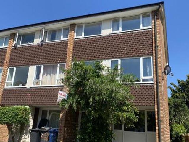House for sale in Fole, Surrey