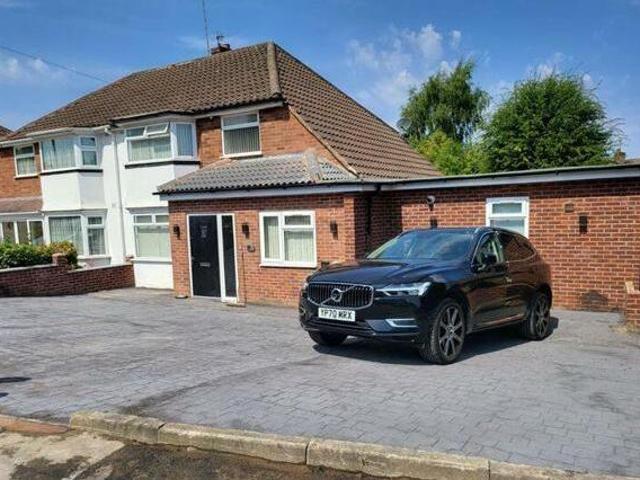 House for sale in Halesowen, West Midlands
