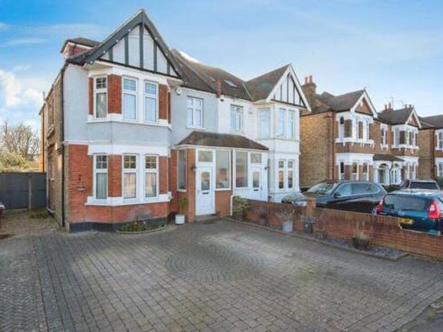 House for sale in Isleworth, Greater London