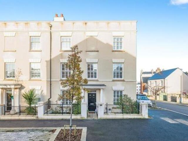 House for sale in Follaton, Strode