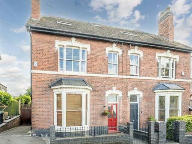 House for sale in Stourbridge, West Midlands