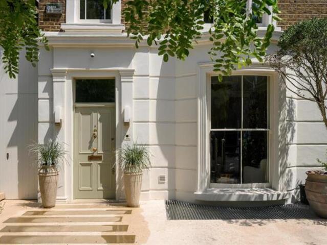 Property for sale in Cat Hill, England