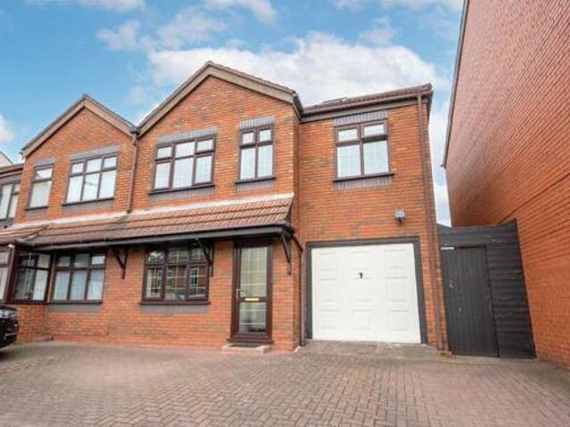 House for sale in Goldthorn Hill, West Midlands