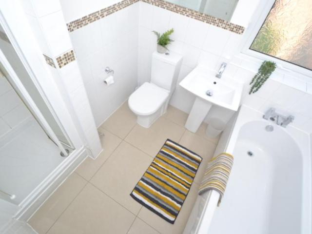 House for rent in Compton Acres, Barton In Fabis