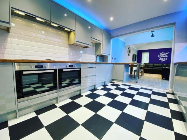 House for rent in Hales Place, The Bridge