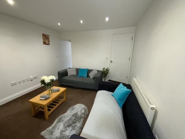 House for rent in Guildford Park, Guildford