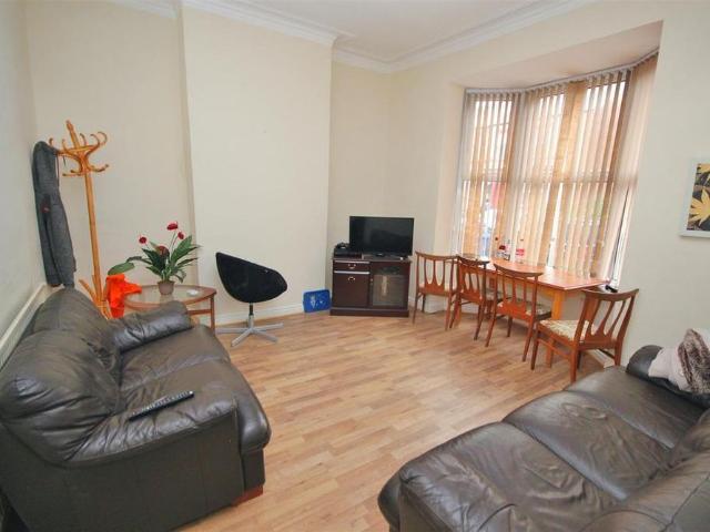 House for rent in Saint George's, South Yorkshire