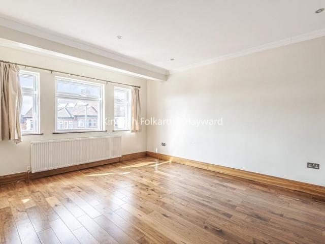 House for rent in West Finchley, Greater London